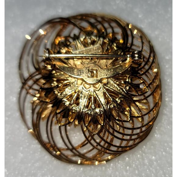 Vintage Florenza Floral Gold-Tone Brooch - Picture 11 of 11